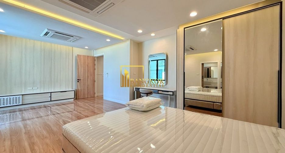 À louer 4 chambres maison à Watthana, Bangkok
