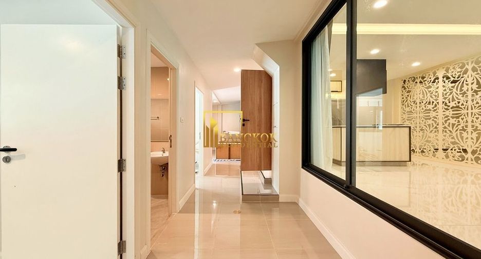 À louer 4 chambres maison à Watthana, Bangkok