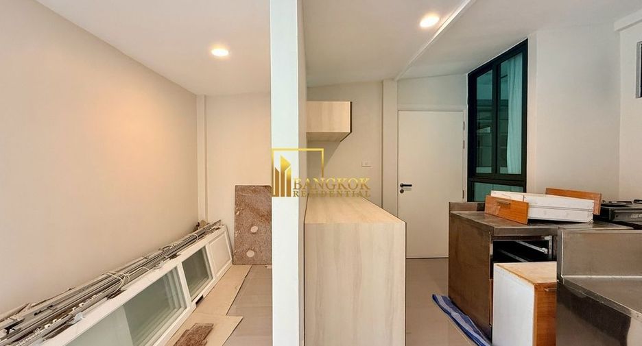 À louer 4 chambres maison à Watthana, Bangkok