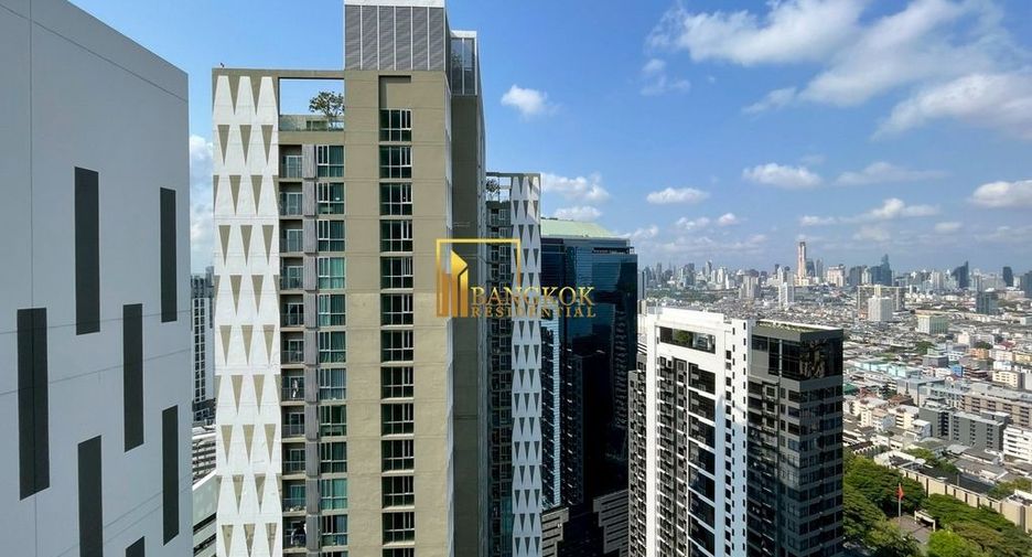 For rent 2 bedrooms condo in Huai Khwang, Bangkok