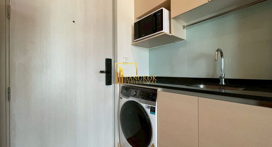 For rent 2 bedrooms condo in Huai Khwang, Bangkok