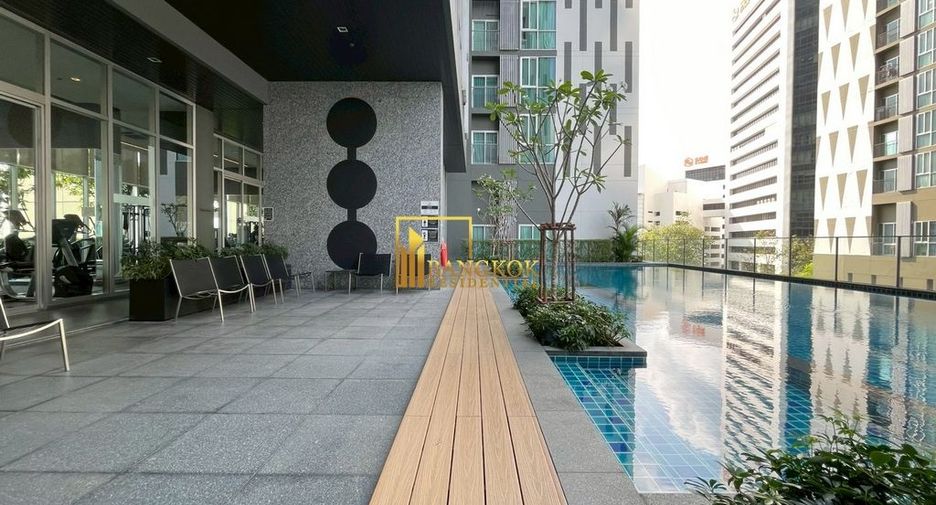 For rent 2 bedrooms condo in Huai Khwang, Bangkok