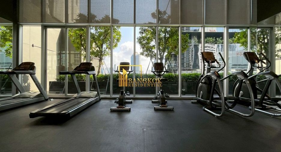 For rent 2 bedrooms condo in Huai Khwang, Bangkok