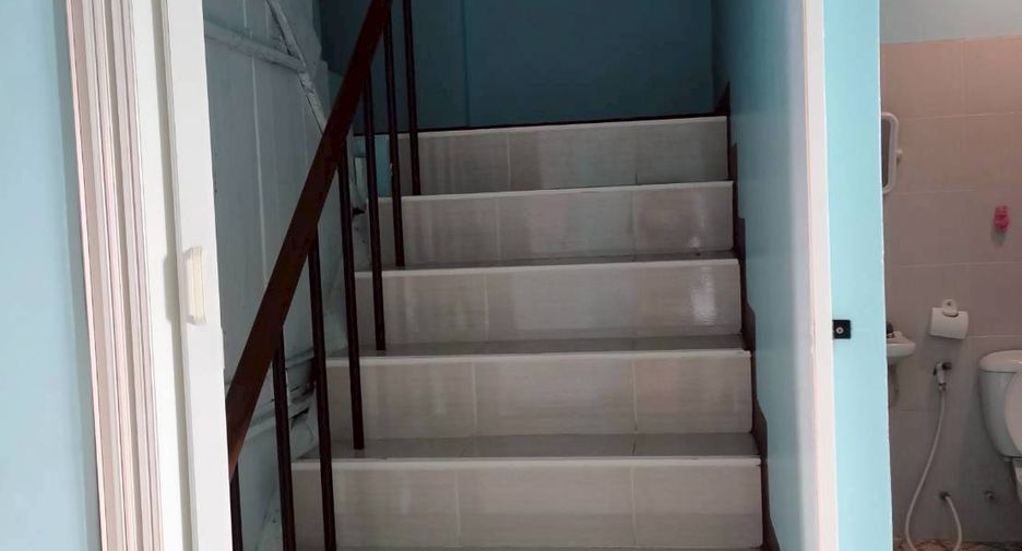 Reihenhaus zum Kauf mit 3 Zimmer in Nong Chok, Bangkok