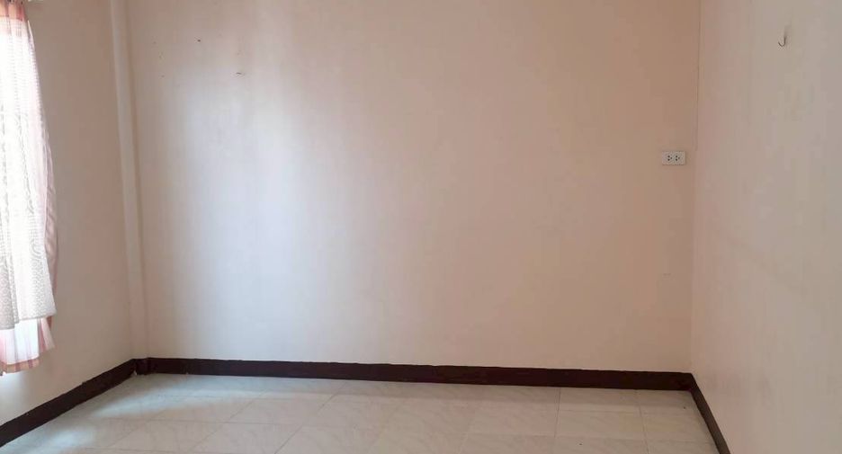Reihenhaus zum Kauf mit 3 Zimmer in Nong Chok, Bangkok