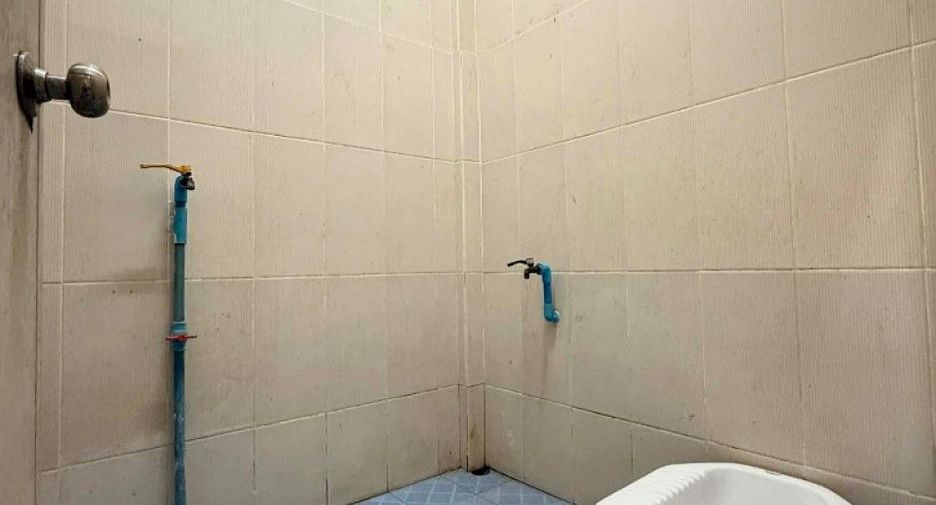 À vendre 1 chambre local commercial à Damnoen Saduak, Ratchaburi