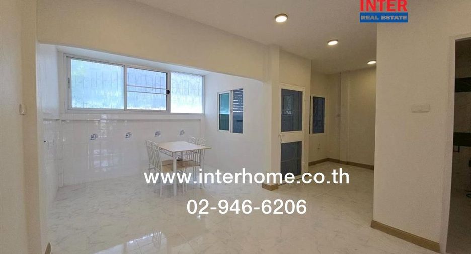 For sale 3 bedrooms townhouse in Khlong Sam Wa, Bangkok