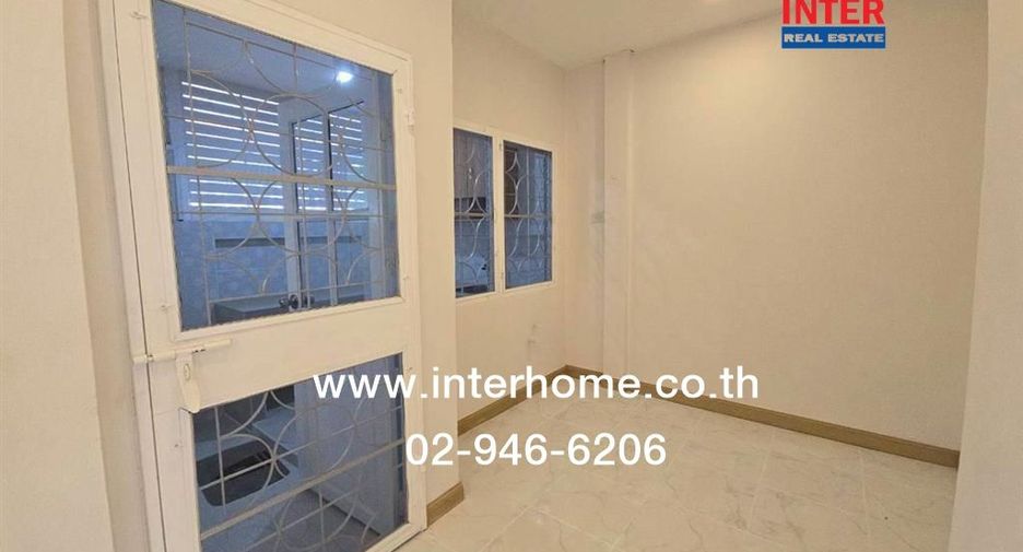 For sale 3 bedrooms townhouse in Khlong Sam Wa, Bangkok