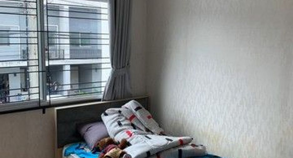 For rent 3 bedrooms house in Bang Khun Thian, Bangkok
