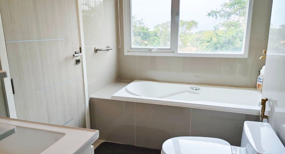 For rent and for sale 1 bed condo in Pratumnak, Pattaya