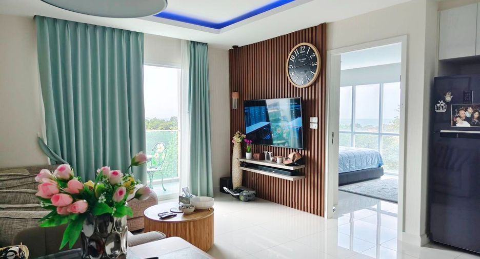 For rent and for sale 1 bed condo in Pratumnak, Pattaya