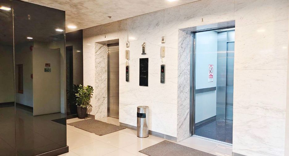 For rent and for sale 1 bed condo in Pratumnak, Pattaya