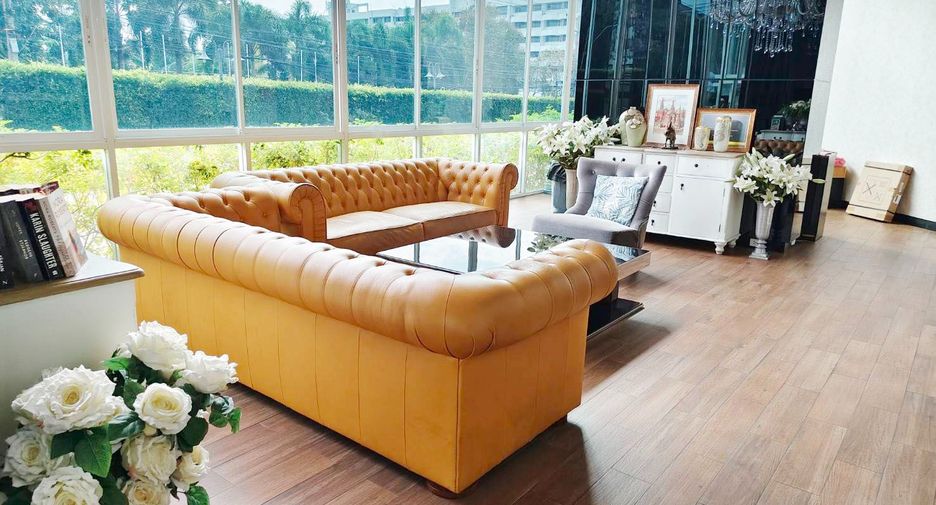 For rent and for sale 1 bed condo in Pratumnak, Pattaya