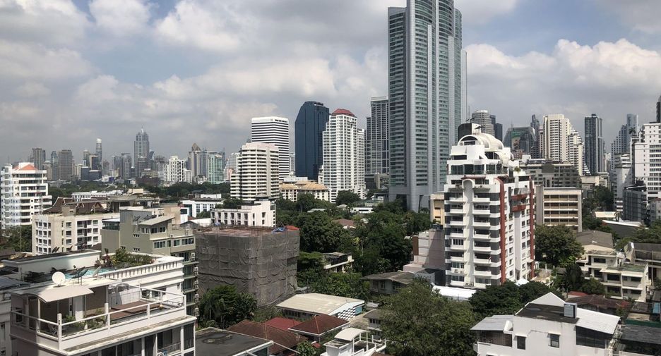 For rent 1 bed condo in Khlong Toei, Bangkok