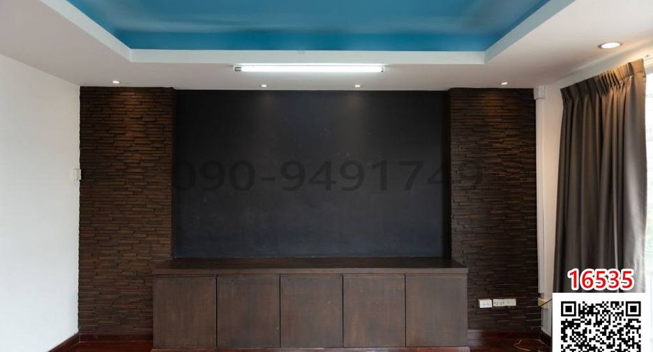For rent 6 bedrooms townhouse in Lat Phrao, Bangkok