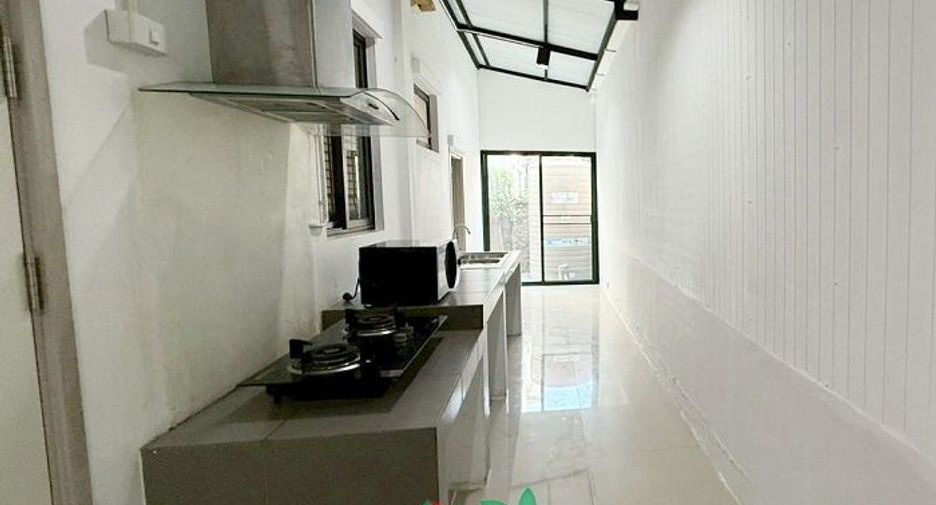 For sale 6 bedrooms house in Don Mueang, Bangkok