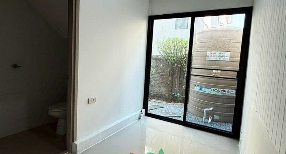 For sale 6 bedrooms house in Don Mueang, Bangkok