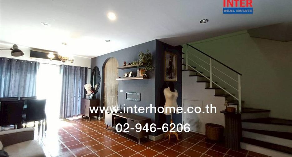 Casa adosada en venta de 3 habitaciones en Suan Luang, Bangkok