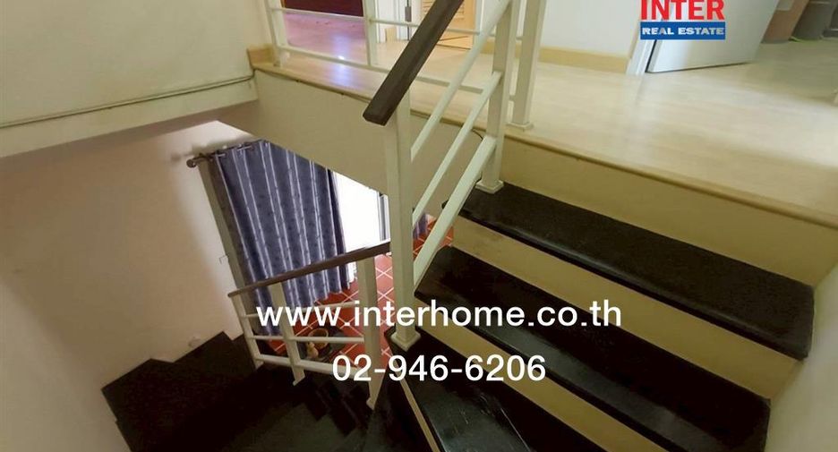 Casa adosada en venta de 3 habitaciones en Suan Luang, Bangkok
