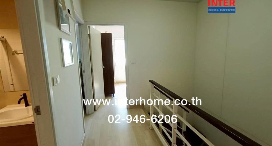 Casa adosada en venta de 3 habitaciones en Suan Luang, Bangkok