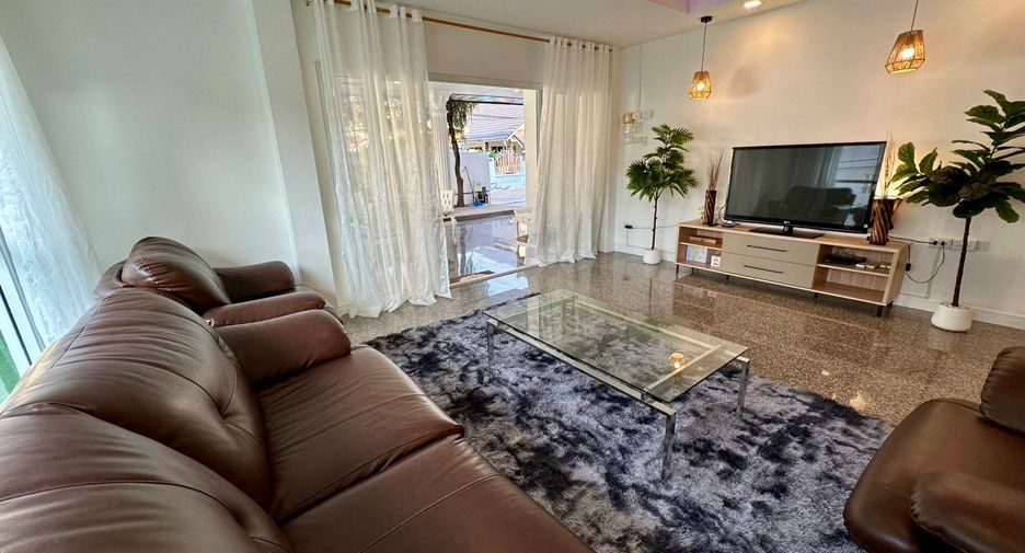 À louer 4 chambres villa à Bang Lamung, Chonburi