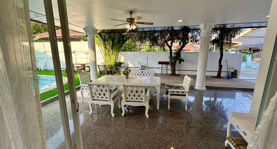 À louer 4 chambres villa à Bang Lamung, Chonburi