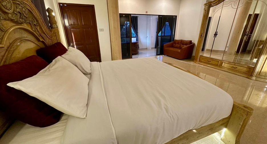 À louer 4 chambres villa à Bang Lamung, Chonburi