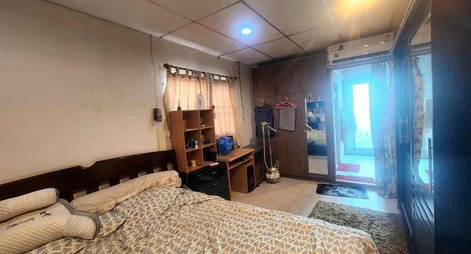 For sale 1 bed condo in Wang Thonglang, Bangkok