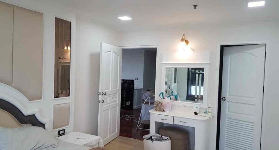 For sale 2 bedrooms condo in Watthana, Bangkok