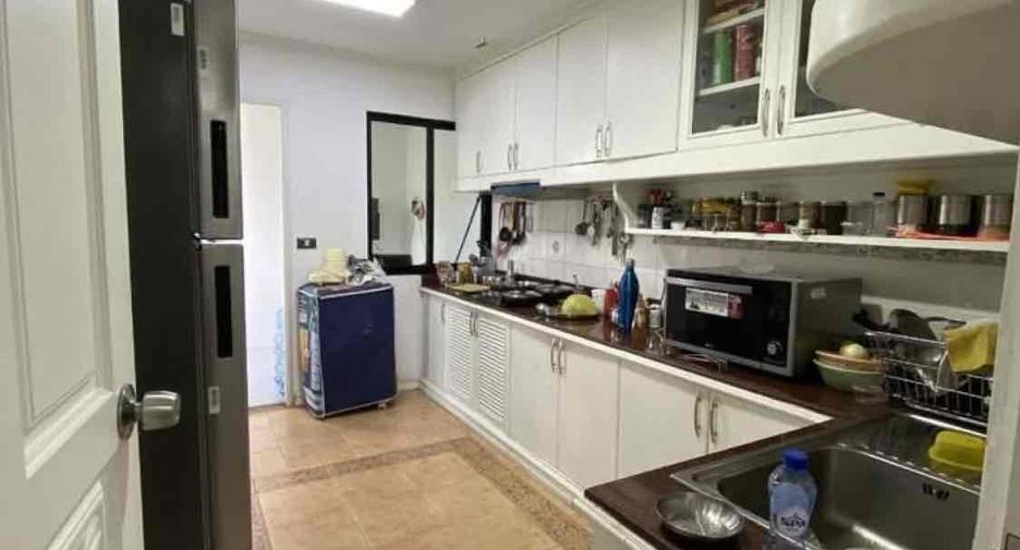 For sale 2 bedrooms condo in Watthana, Bangkok