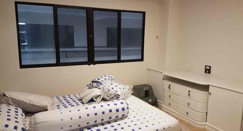 For sale 2 bedrooms condo in Watthana, Bangkok