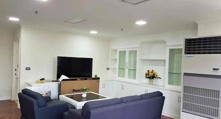 For sale 2 bedrooms condo in Watthana, Bangkok