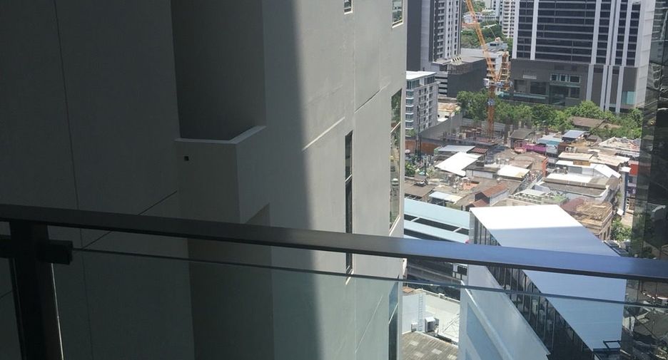 For sale 1 Beds condo in Khlong Toei, Bangkok