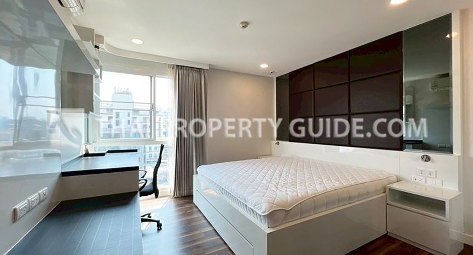 For rent 3 bedrooms apartment in Khlong Toei, Bangkok