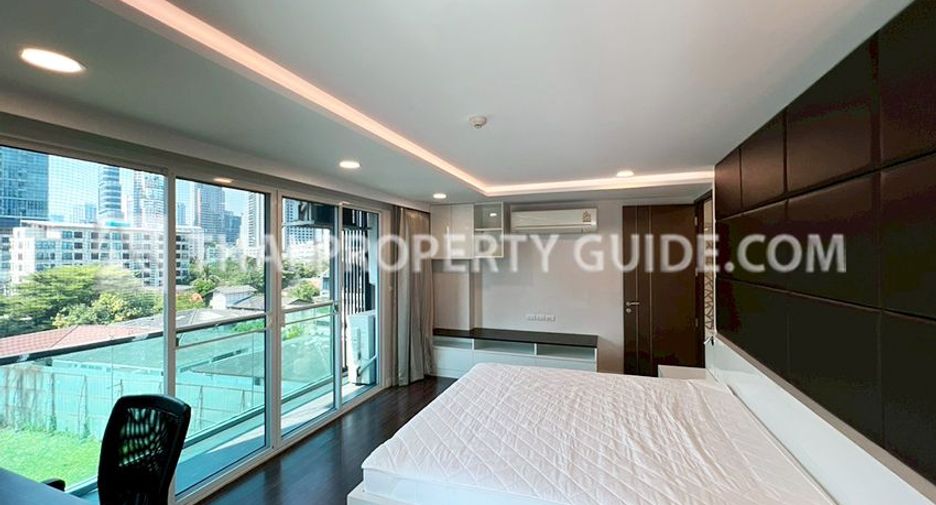 For rent 3 bedrooms apartment in Khlong Toei, Bangkok