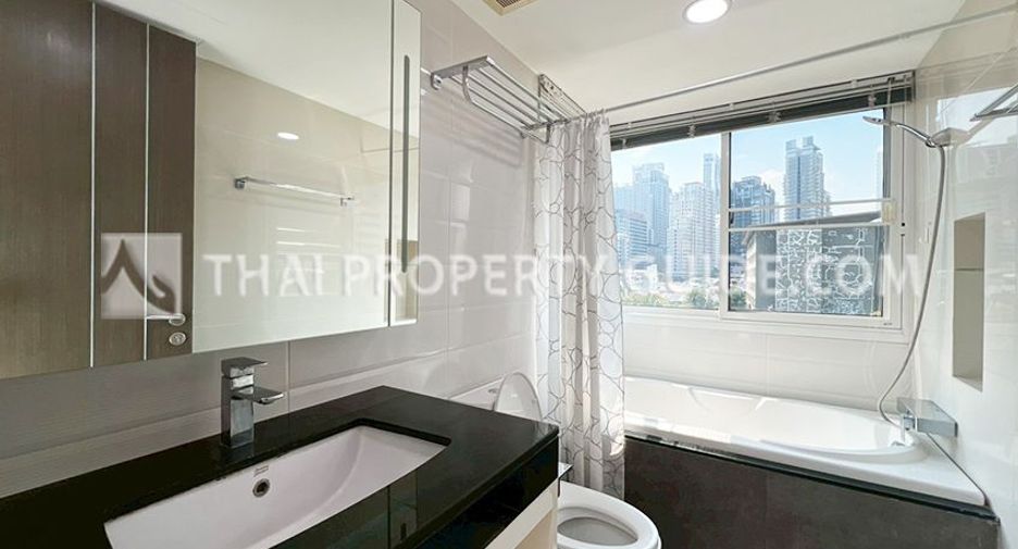 For rent 3 bedrooms apartment in Khlong Toei, Bangkok