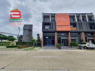 For rent and for sale 3 bedrooms townhouse in Nong Khaem, Bangkok