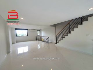 For rent and for sale 3 bedrooms townhouse in Nong Khaem, Bangkok
