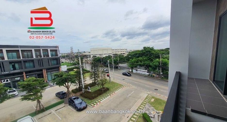 For rent and for sale 3 bedrooms townhouse in Nong Khaem, Bangkok