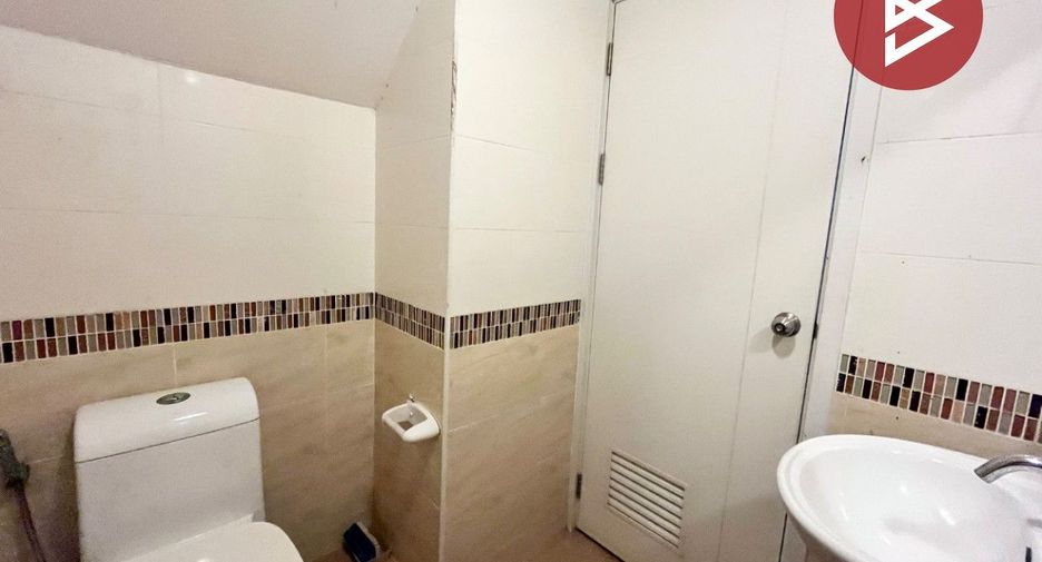 Casa adosada en venta de 4 habitaciones en Mueang Nonthaburi, Nonthaburi