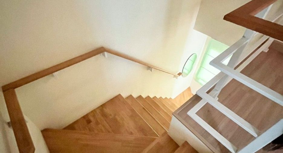 Casa adosada en venta de 4 habitaciones en Mueang Nonthaburi, Nonthaburi