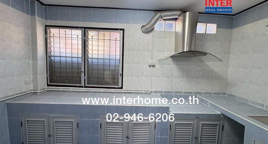 For sale 2 bedrooms townhouse in Sai Mai, Bangkok