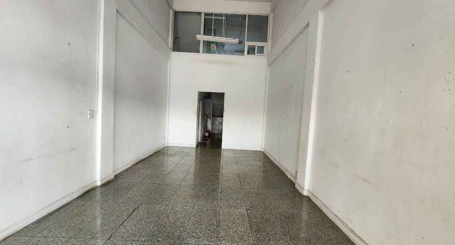 For rent and for sale 3 bedrooms retail Space in Khlong Sam Wa, Bangkok