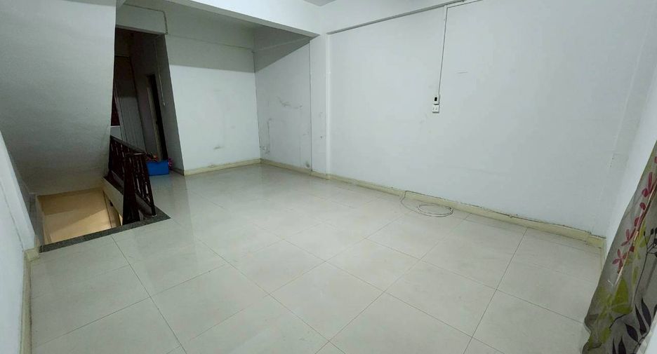 For rent and for sale 3 bedrooms retail Space in Khlong Sam Wa, Bangkok