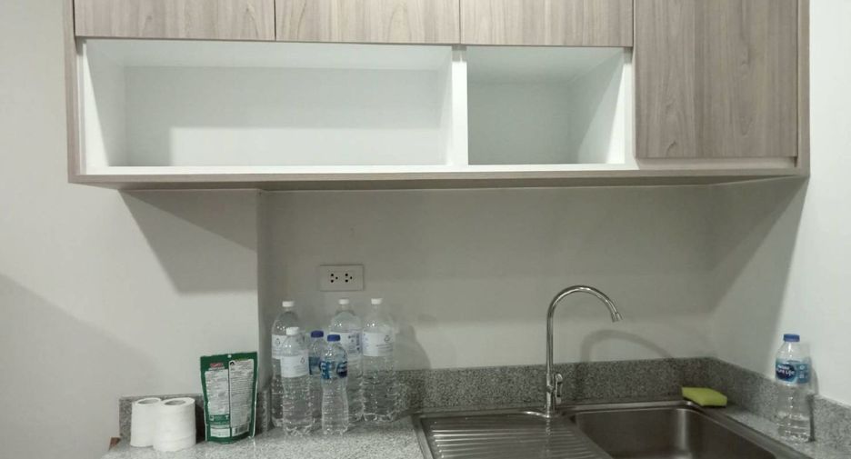 For sale 1 bed condo in Si Racha, Chonburi