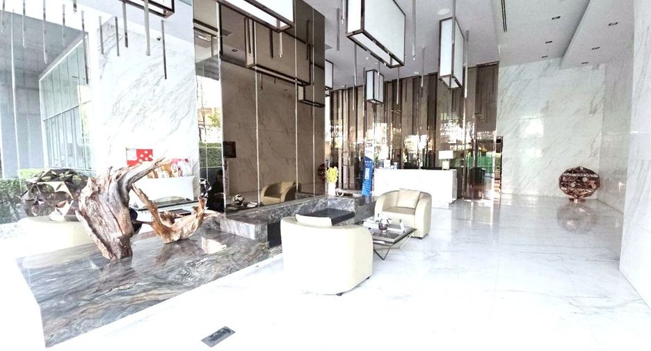 For sale 1 bed condo in Khlong Toei, Bangkok