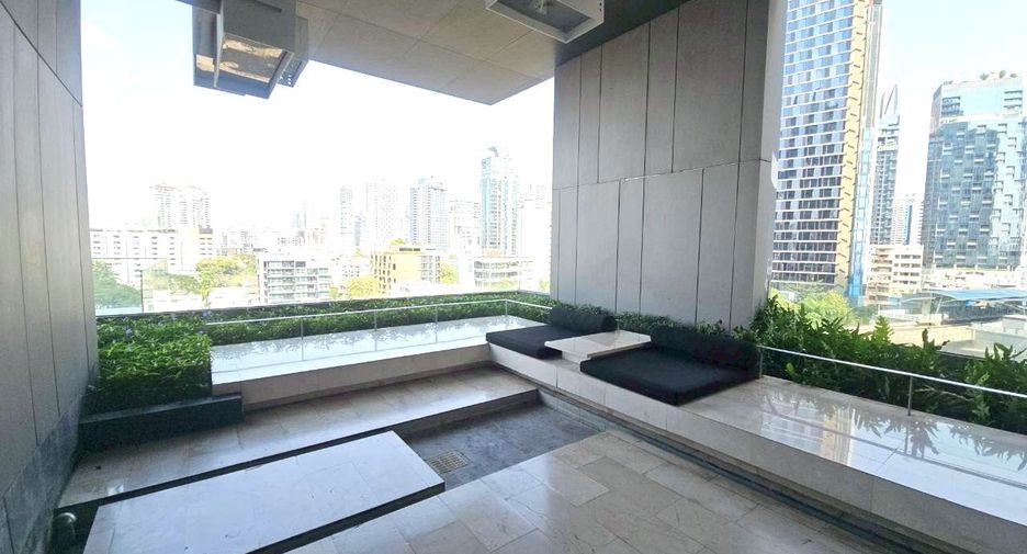 For sale 1 bed condo in Khlong Toei, Bangkok
