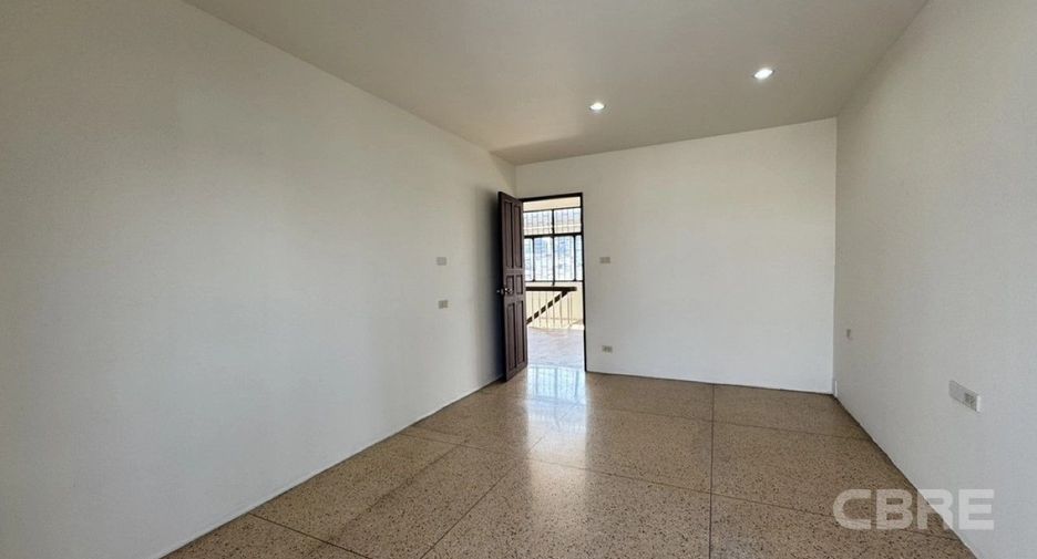 Casa adosada en venta de 2 habitaciones en Bang Rak, Bangkok