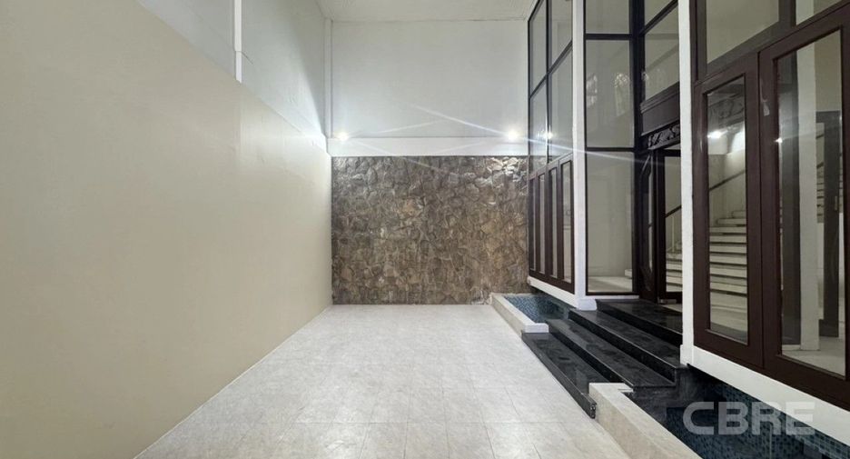 Casa adosada en venta de 2 habitaciones en Bang Rak, Bangkok