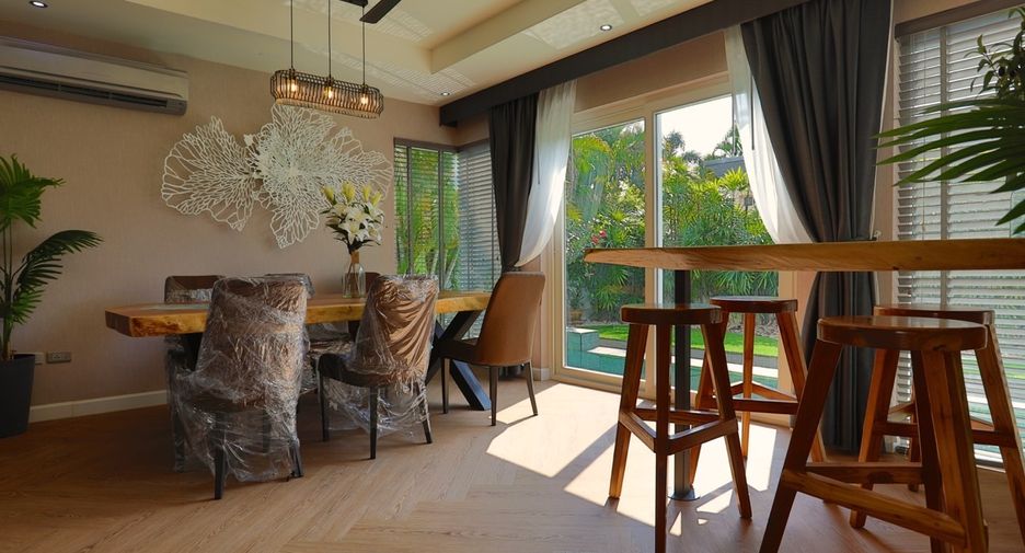 Casa en alquiler y en venta de 3 habitaciones en Bang Lamung, Chonburi